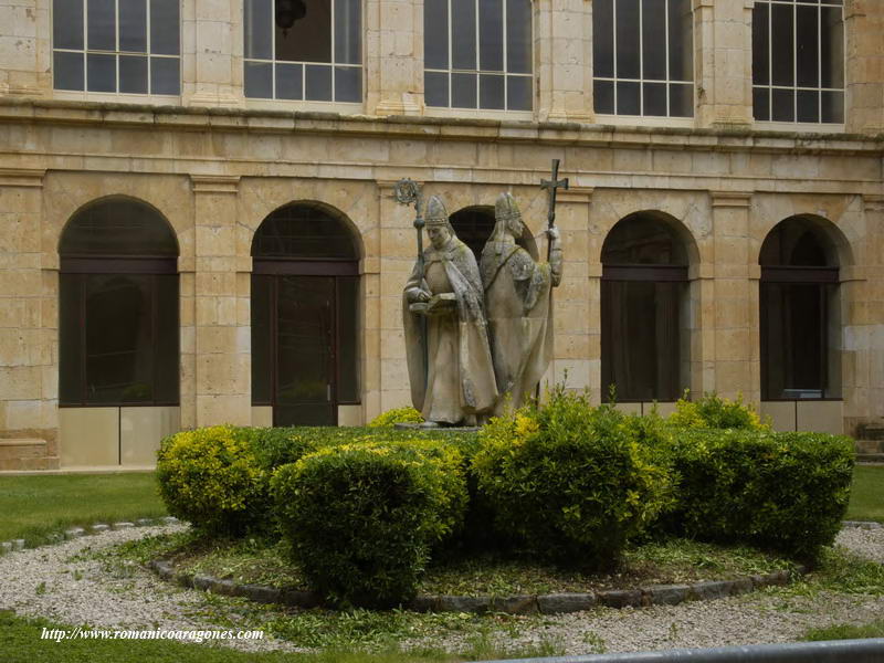 CLAUSTRO RENACENTISTA: SAN MARTÍN Y SAN RODRIGO